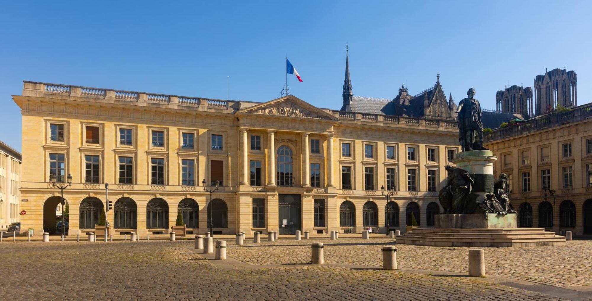 L'Haussmannien - Spacieux 4 Chambres - Centre - Gare Reims Kültér fotó